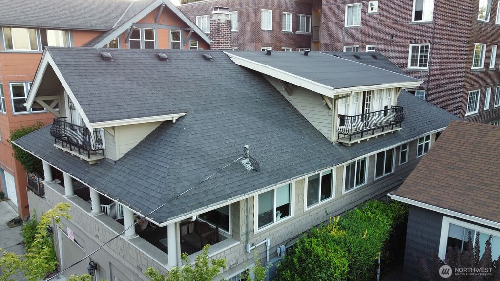 Photo of 812 E Gwinn Place, Seattle, WA 98102 (MLS # 2510674)