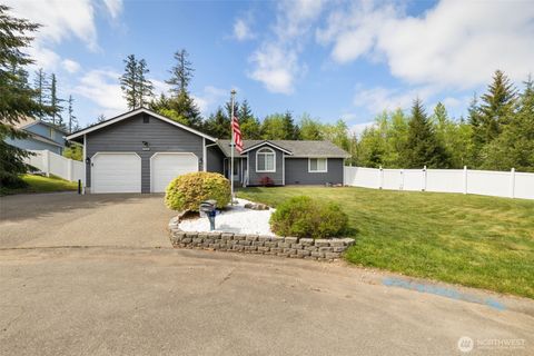 Photo of 6432 Crossing Place SW, Port Orchard, WA 98367 (MLS # 2518333)