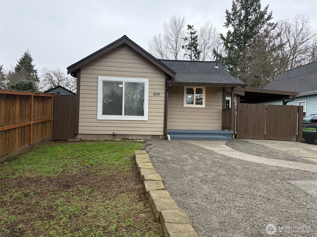 Photo of 809 8th Street NE, Auburn, WA 98002 (MLS # 2463085)