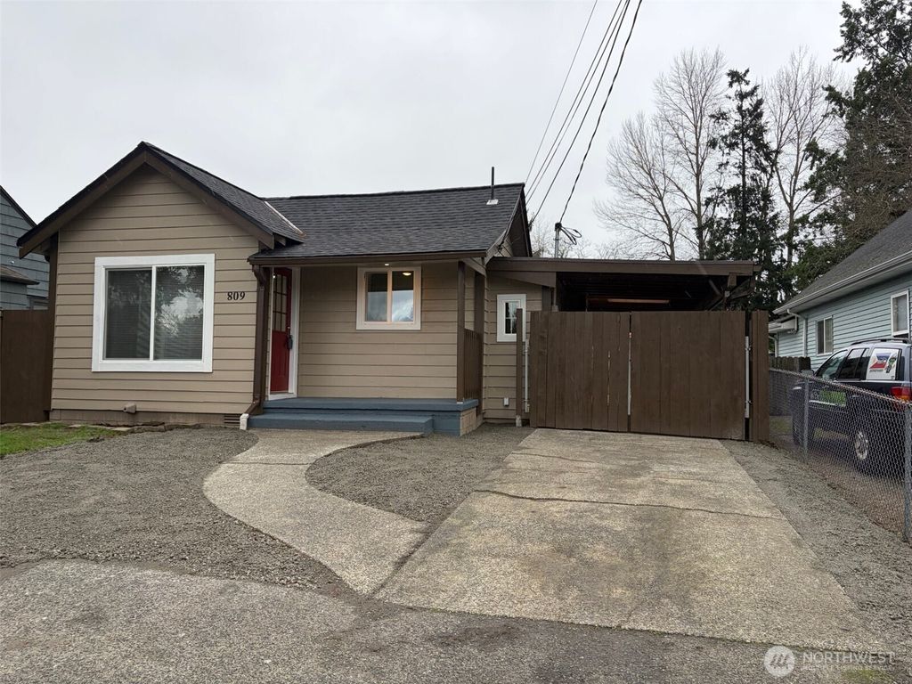 Photo of 809 8th Street NE, Auburn, WA 98002 (MLS # 2463085)