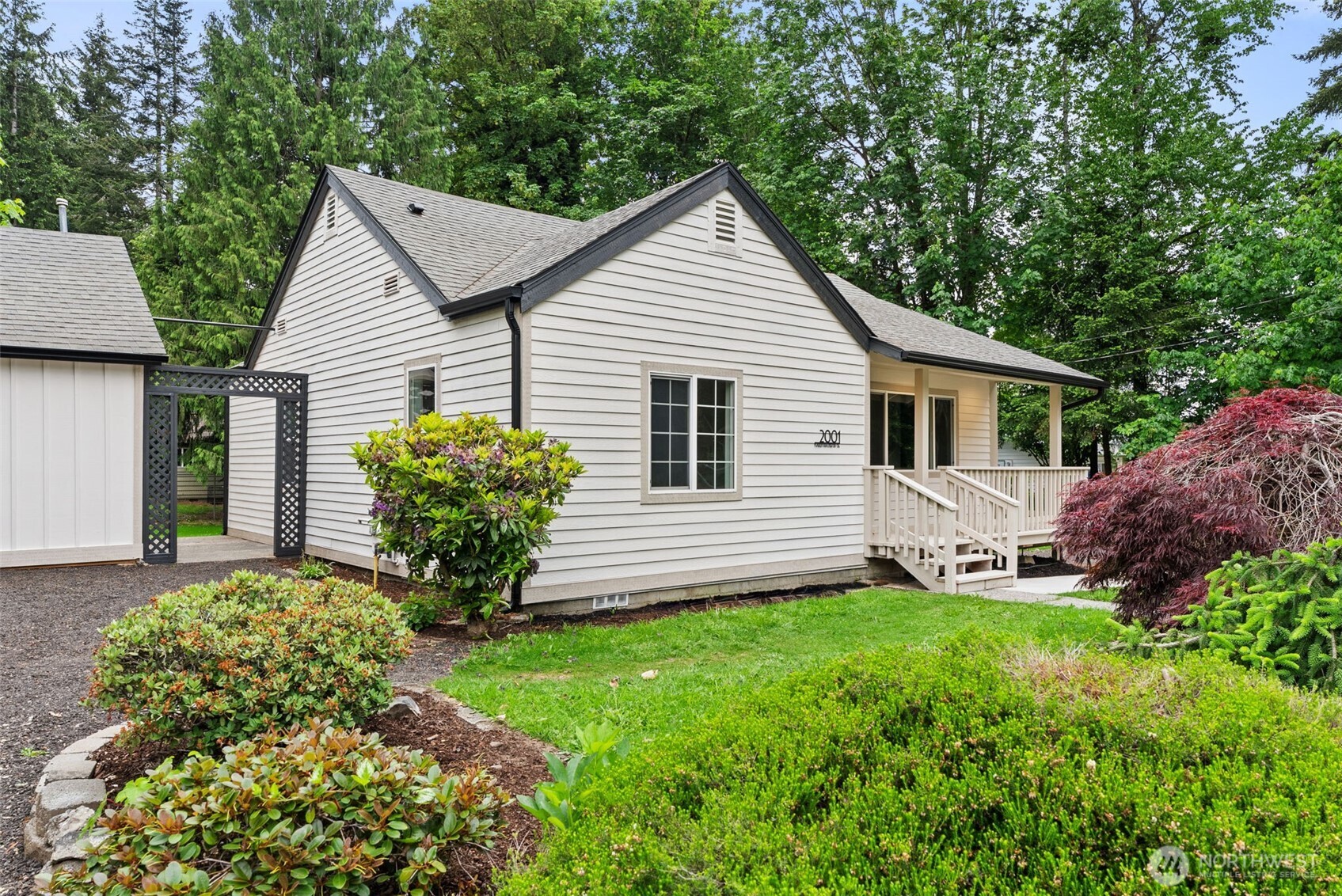 2001 Karen Frazier Road SE