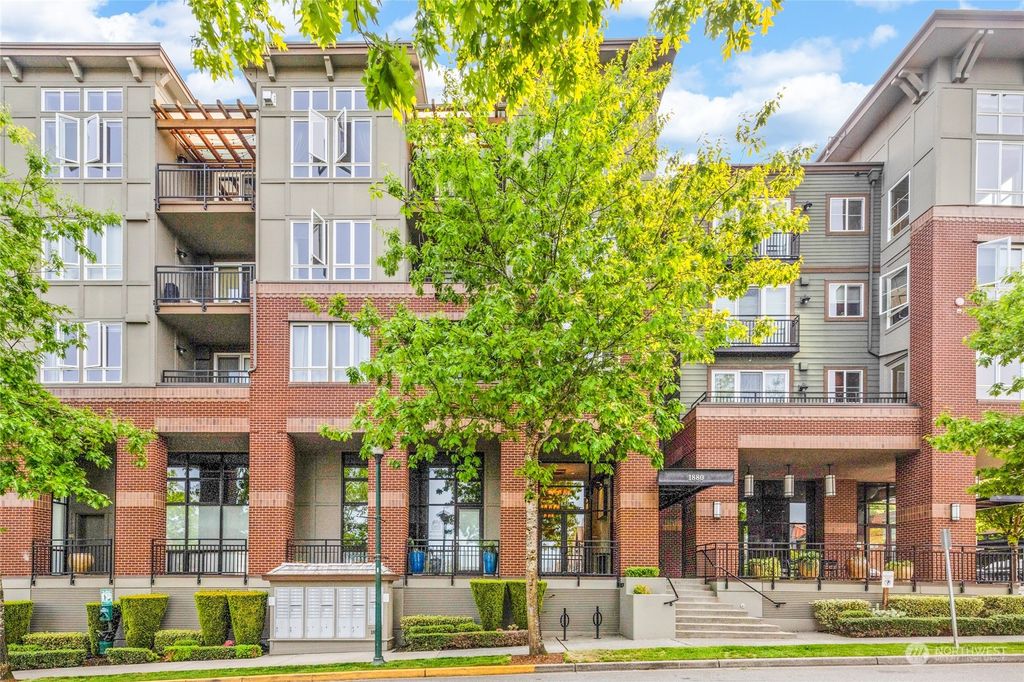 Photo of 1880 25th Avenue NE #407, Issaquah, WA 98029 (MLS # 2069824)