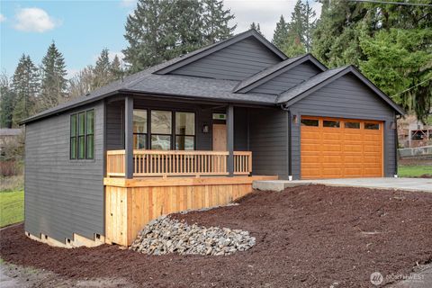 Photo of 2333 W Castleman Street, Longview, WA 98632 (MLS # 2464559)