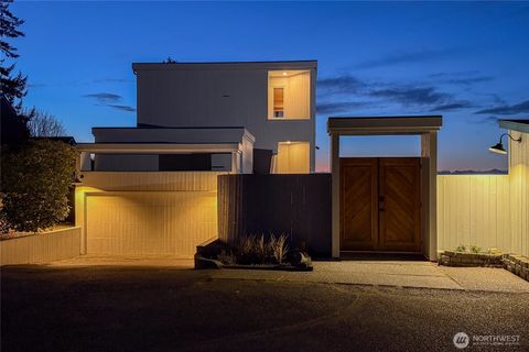 4042 Soundview Drive W University Place WA 98466