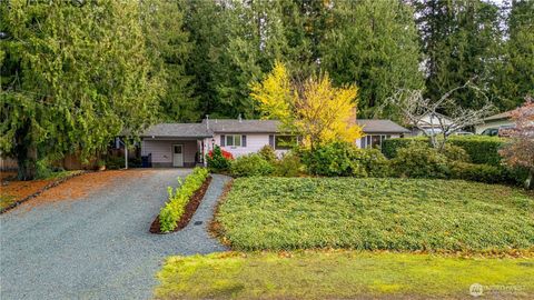 Photo of 216 Colvin Place, Mount Vernon, WA 98274 (MLS # 2450943)