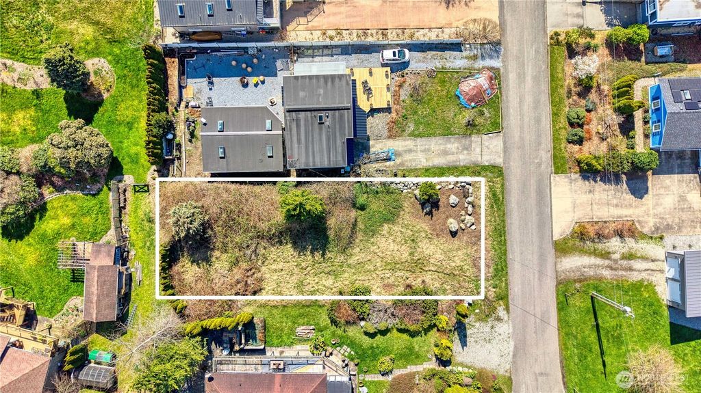 Photo of 610 Highland Drive, Point Roberts, WA 98281 (MLS # 2495910)