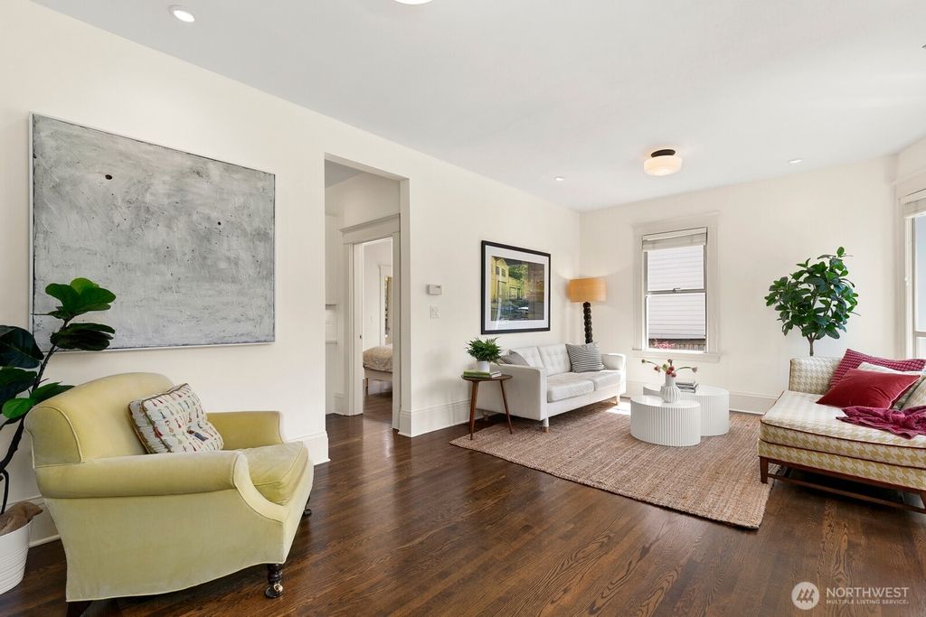 Photo of 514 30th Avenue E, Seattle, WA 98112 (MLS # 2366211)