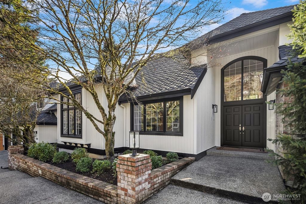 Photo of 3370 126th Avenue NE, Bellevue, WA 98005 (MLS # 2341008)