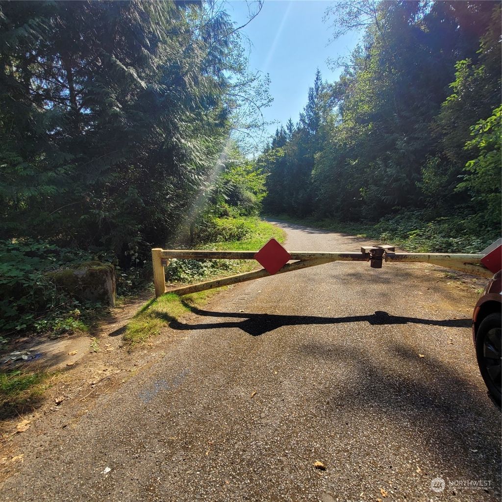 Photo of 21618 188th Avenue SE, Renton, WA 98058 (MLS # 2170107)