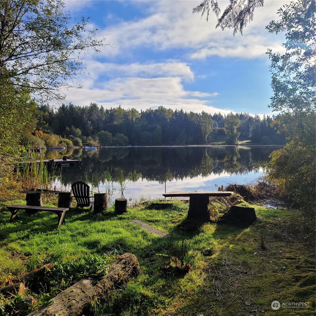 Photo of 21618 188th Avenue SE, Renton, WA 98058 (MLS # 2170107)