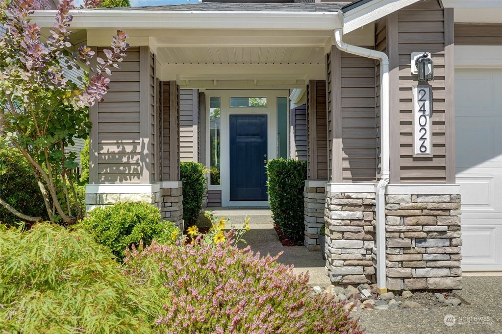 Photo of 24026 SE 12th Place, Sammamish, WA 98075 (MLS # 2142554)