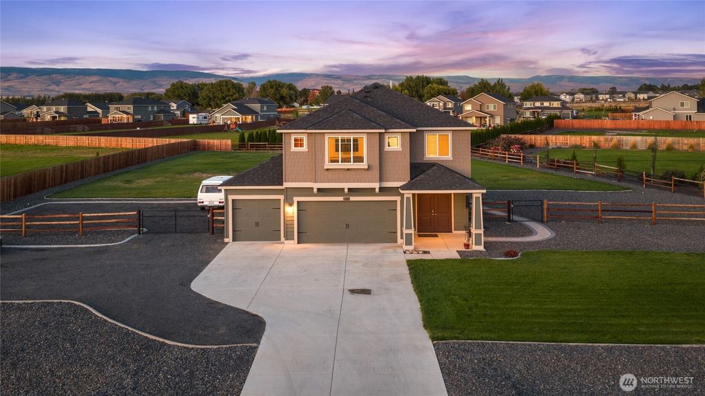 Photo of 2814 Dapple Gray Way Way, Ellensburg, WA 98926 (MLS # 2437291)