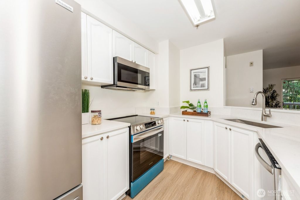 Photo of 18505 SE Newport Way #E221, Issaquah, WA 98027 (MLS # 2397011)