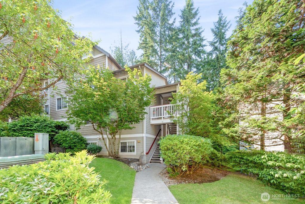 Photo of 18505 SE Newport Way #E221, Issaquah, WA 98027 (MLS # 2397011)