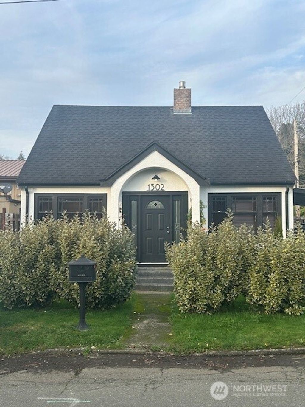 Photo of 1302 W 5th Street, Aberdeen, WA 98520 (MLS # 2457291)