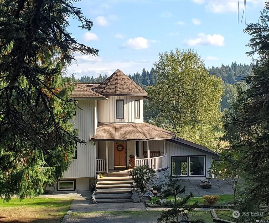 Photo of 1203 Silva Street, Snohomish, WA 98290 (MLS # 2060889)