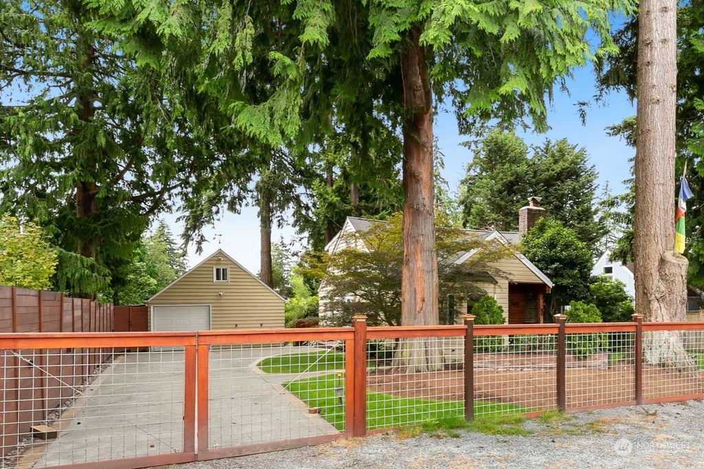 Photo of 541 NE 117th Street, Seattle, WA 98125 (MLS # 2275521)