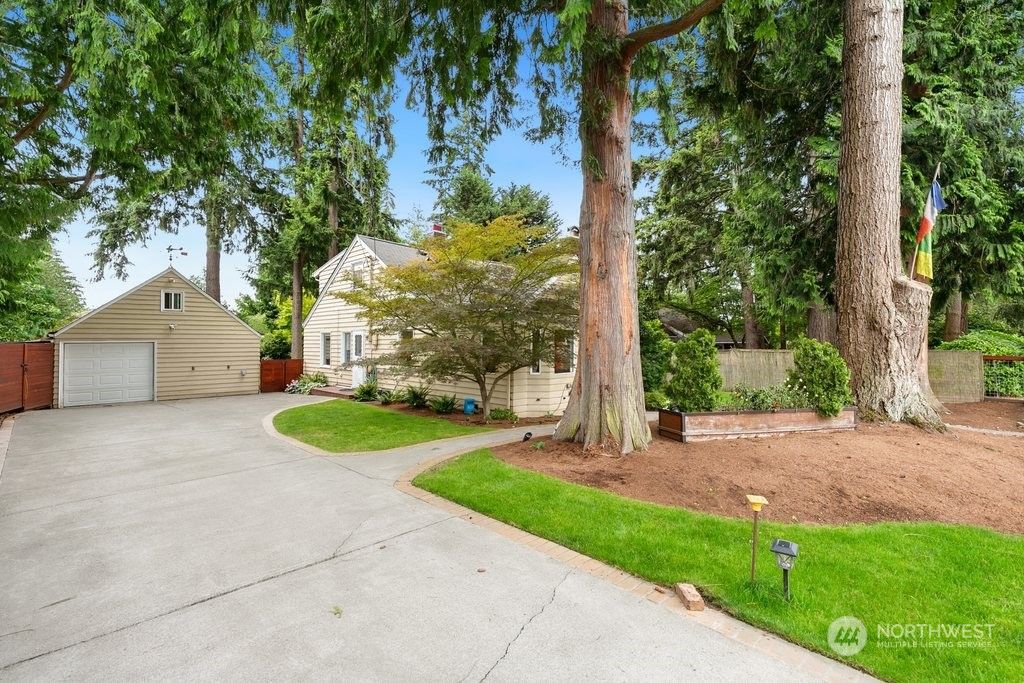 Photo of 541 NE 117th Street, Seattle, WA 98125 (MLS # 2275521)