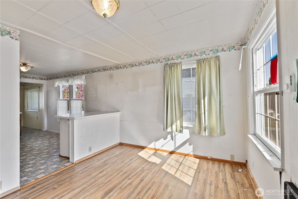 Photo of 2928 Nassau Street, Everett, WA 98201 (MLS # 2363616)
