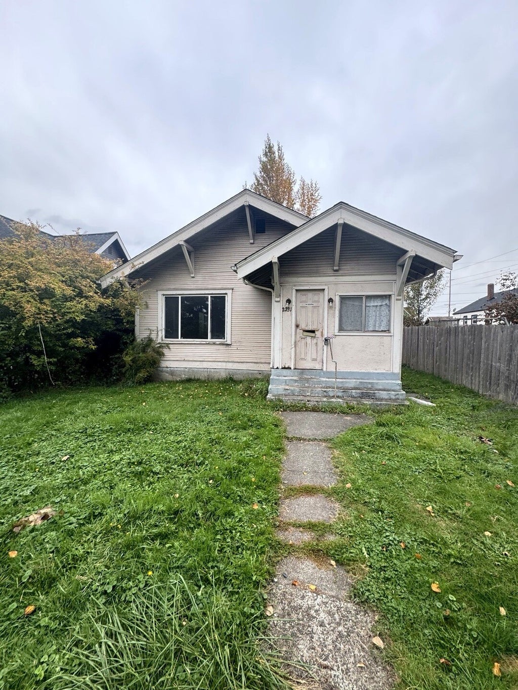 Photo of 2231 Lincoln Street, Bellingham, WA 98225 (MLS # 2598609)