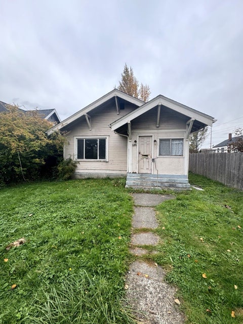 Photo of 2231 Lincoln Street, Bellingham, WA 98225 (MLS # 2598609)