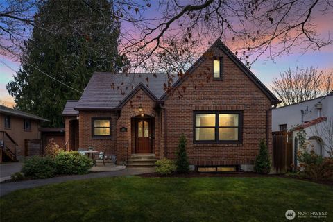 Photo of 2351 47th Avenue SW, Seattle, WA 98116 (MLS # 2472308)