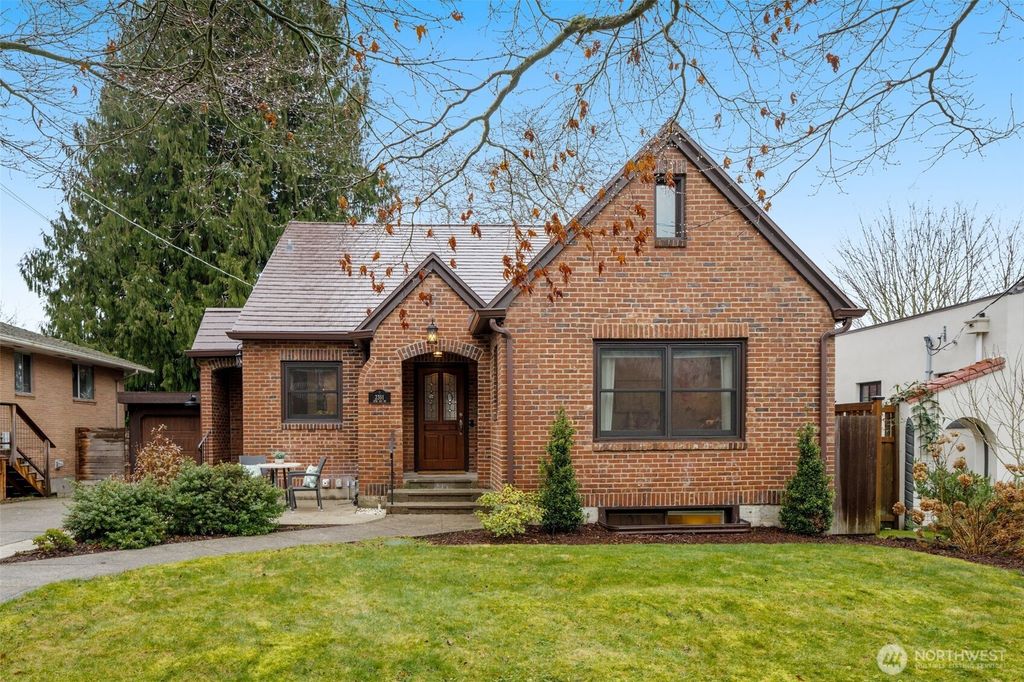 Photo of 2351 47th Avenue SW, Seattle, WA 98116 (MLS # 2472308)