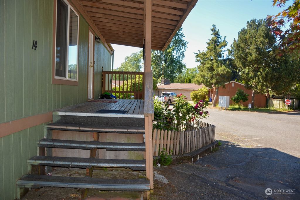 Photo of 7614 NE Bothell Way #14, Kenmore, WA 98028 (MLS # 2264226)