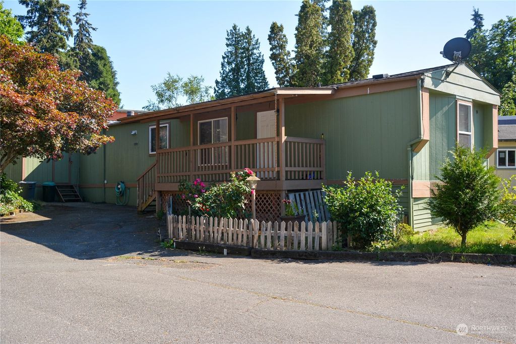 Photo of 7614 NE Bothell Way #14, Kenmore, WA 98028 (MLS # 2264226)