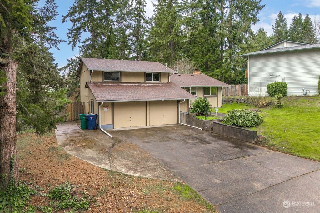 Photo of 32349 9th Avenue S, Federal Way, WA 98003 (MLS # 2214697)