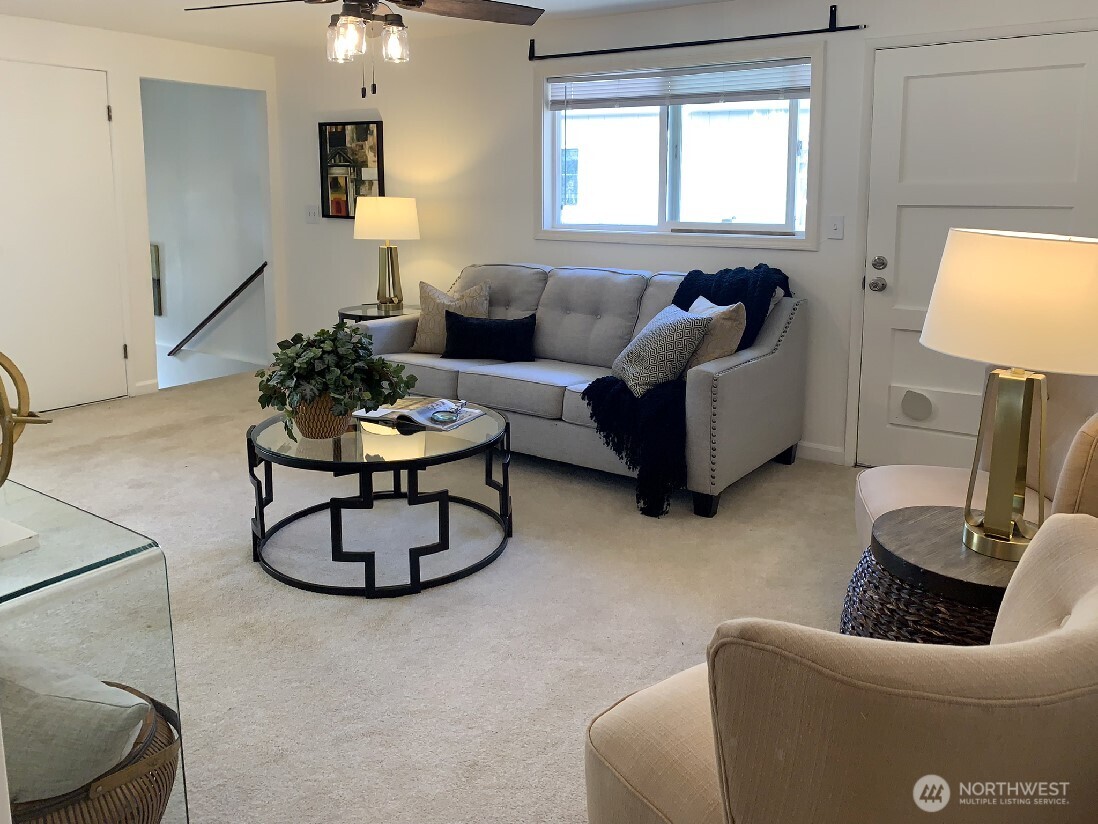 Seattle, Washington 98106, United States, 4 Bedrooms Bedrooms, ,2 BathroomsBathrooms,Residential,Active,169532