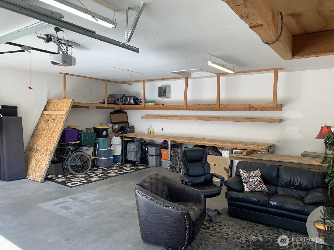 Seattle, Washington 98106, United States, 4 Bedrooms Bedrooms, ,2 BathroomsBathrooms,Residential,Active,169532