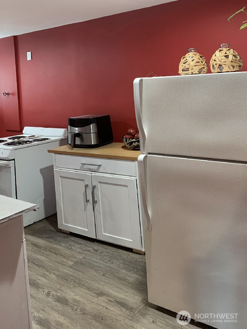 Seattle, Washington 98106, United States, 4 Bedrooms Bedrooms, ,2 BathroomsBathrooms,Residential,Active,169532