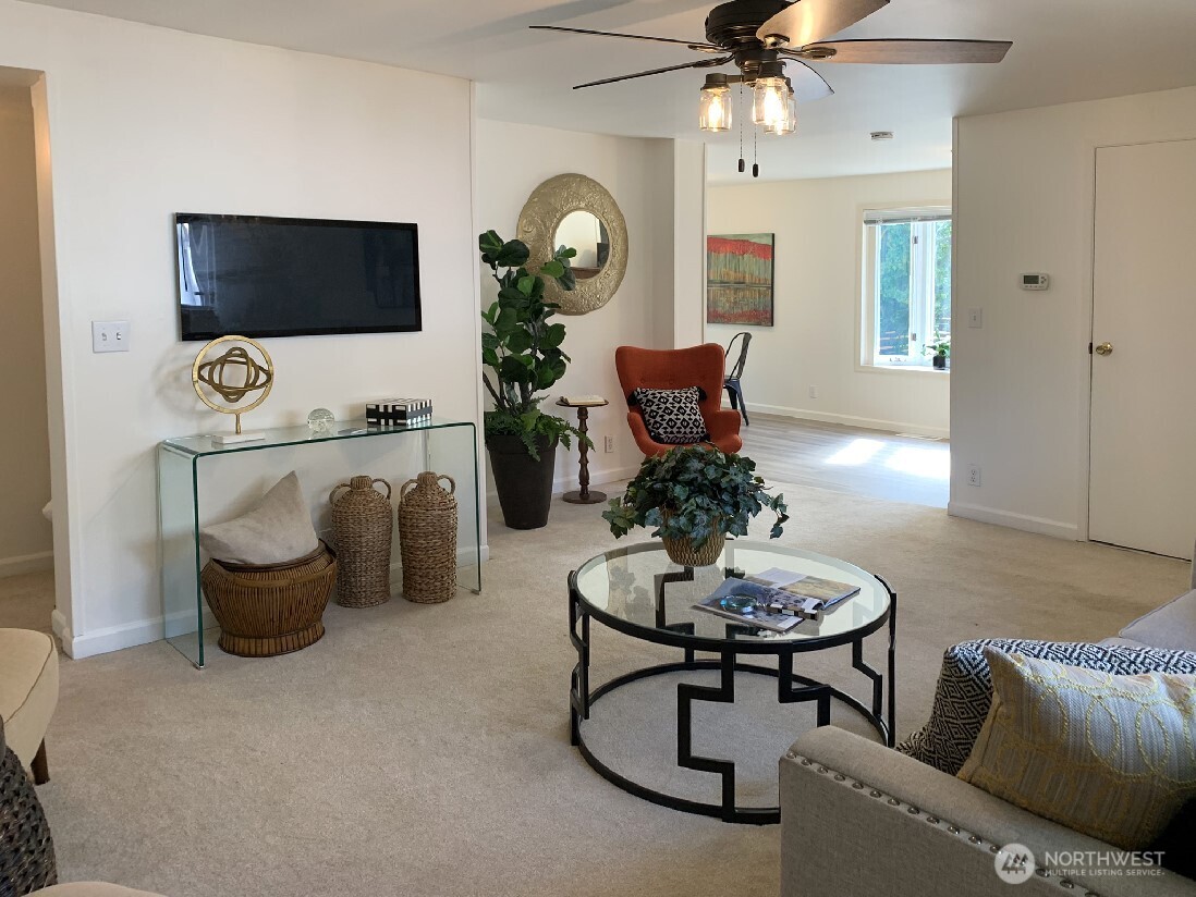 Seattle, Washington 98106, United States, 4 Bedrooms Bedrooms, ,2 BathroomsBathrooms,Residential,Active,169532