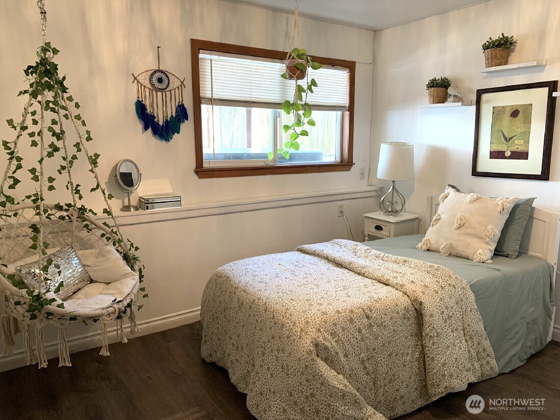 Seattle, Washington 98106, United States, 4 Bedrooms Bedrooms, ,2 BathroomsBathrooms,Residential,Active,169532