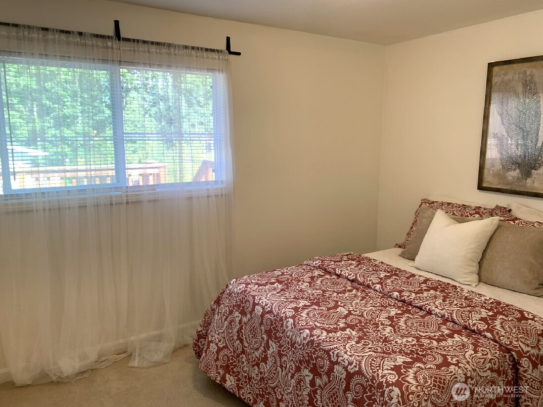 Seattle, Washington 98106, United States, 4 Bedrooms Bedrooms, ,2 BathroomsBathrooms,Residential,Active,169532