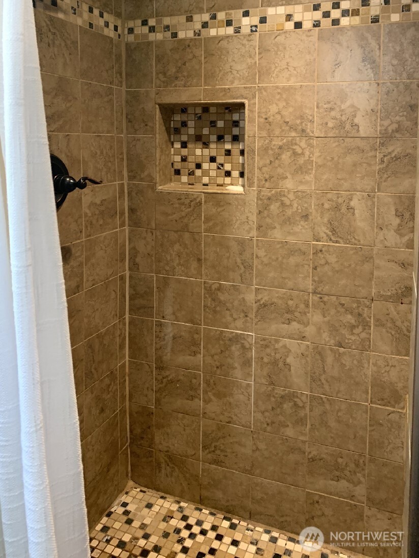 Seattle, Washington 98106, United States, 4 Bedrooms Bedrooms, ,2 BathroomsBathrooms,Residential,Active,169532