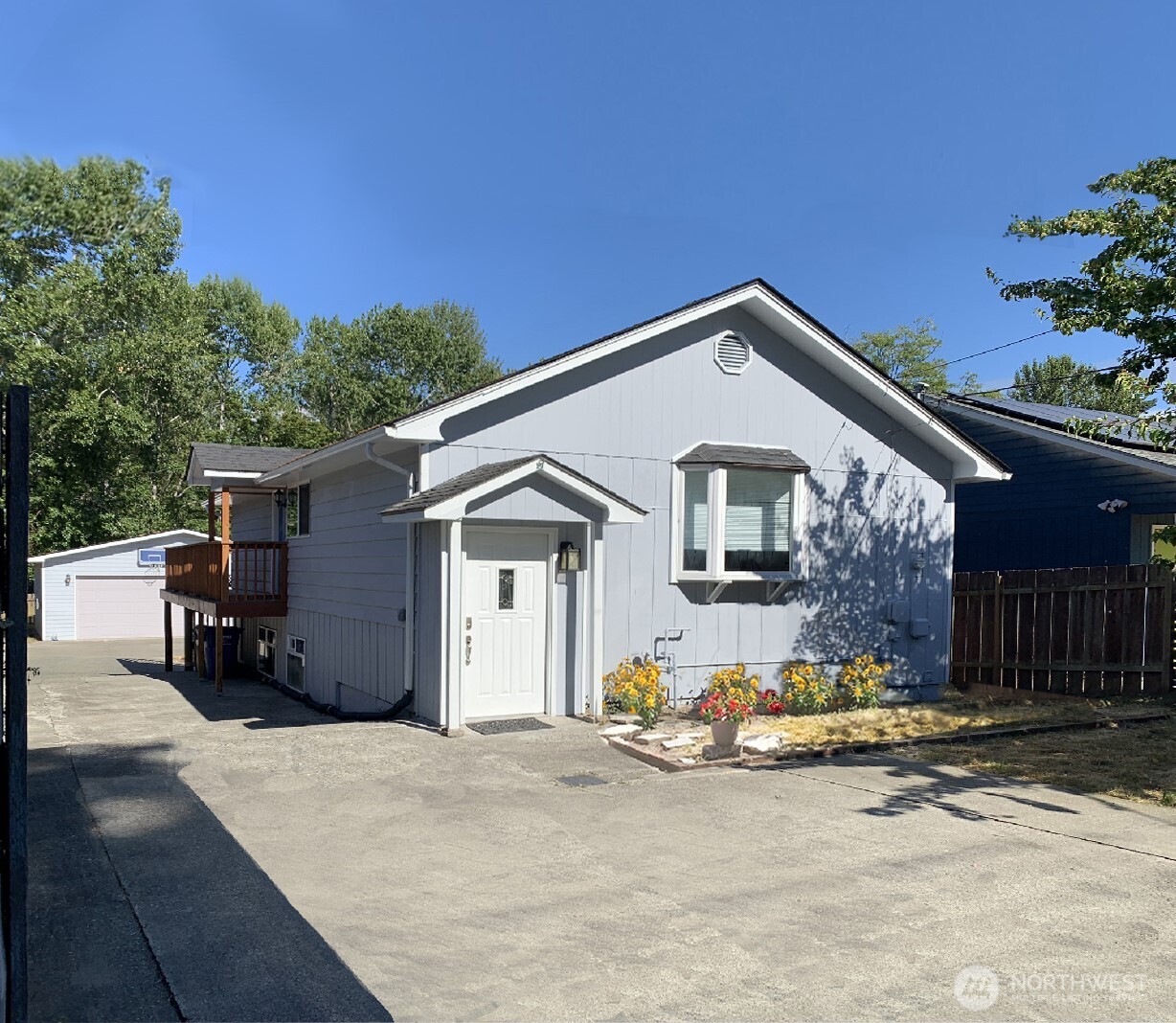 Seattle, Washington 98106, United States, 4 Bedrooms Bedrooms, ,2 BathroomsBathrooms,Residential,Active,169532