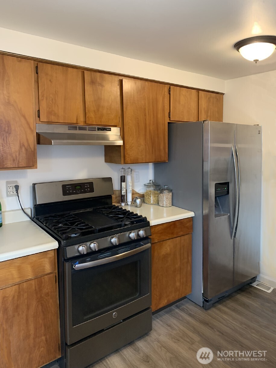 Seattle, Washington 98106, United States, 4 Bedrooms Bedrooms, ,2 BathroomsBathrooms,Residential,Active,169532