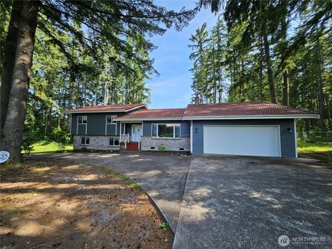 Photo of 122 Fireweed Street, Port Orchard, WA 98366 (MLS # 2391537)