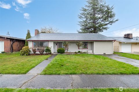 Photo of 1808 S 14th Street, Mount Vernon, WA 98274 (MLS # 2488443)