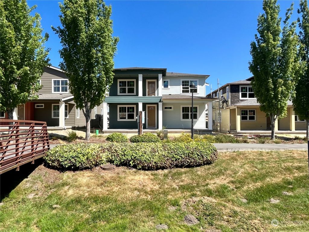 Photo of 498 SW 100th Street #33, Seattle, WA 98106 (MLS # 2075148)