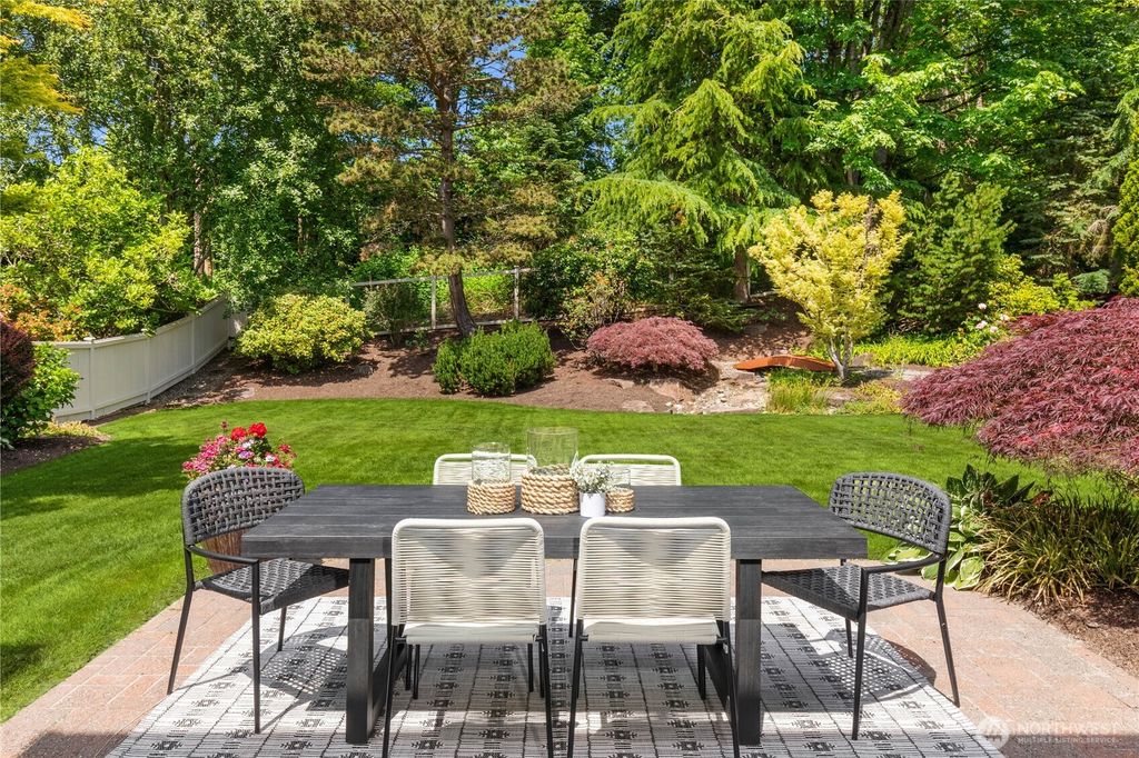 Photo of 14416 SE 78th Way, Newcastle, WA 98059 (MLS # 2390376)