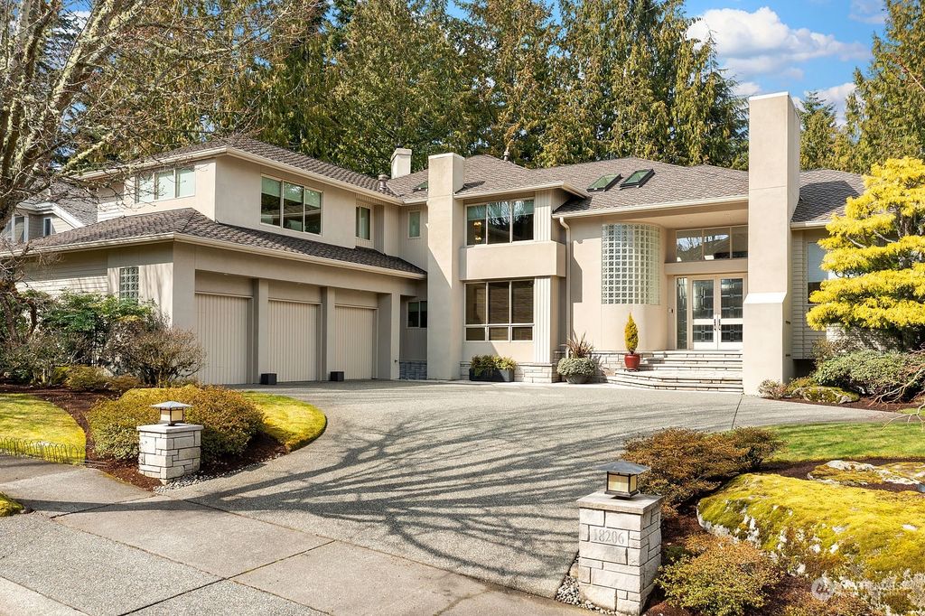 Photo of 18206 NW Montreux Drive, Issaquah, WA 98027 (MLS # 2043405)