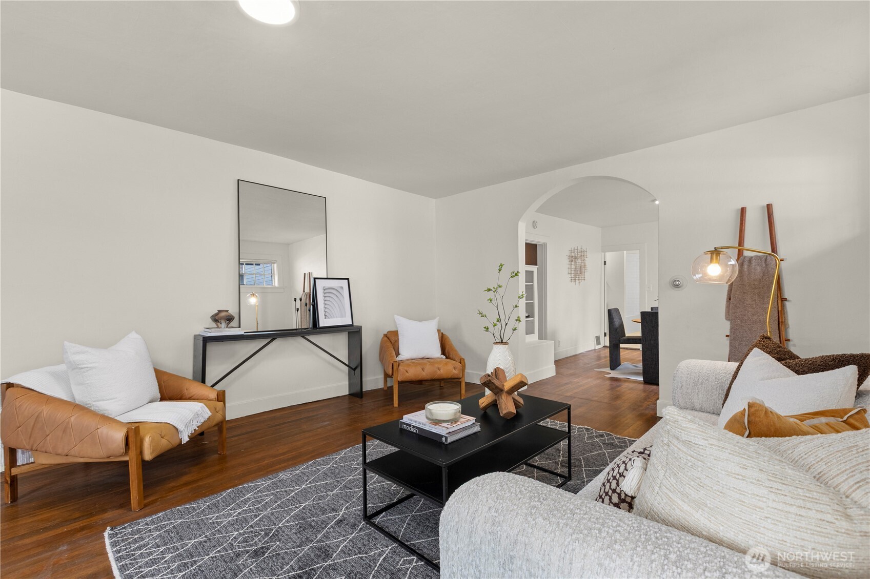 4746 Delridge Way SW