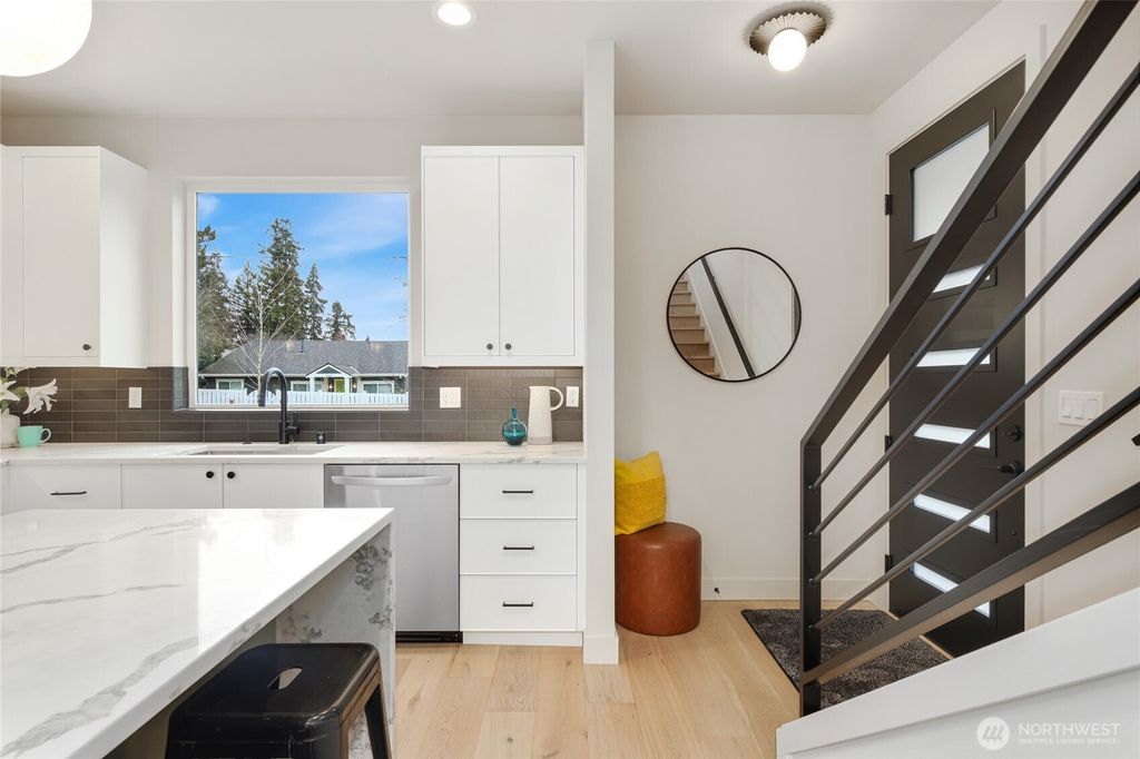 Photo of 8106 126th Avenue NE, Kirkland, WA 98033 (MLS # 2468266)