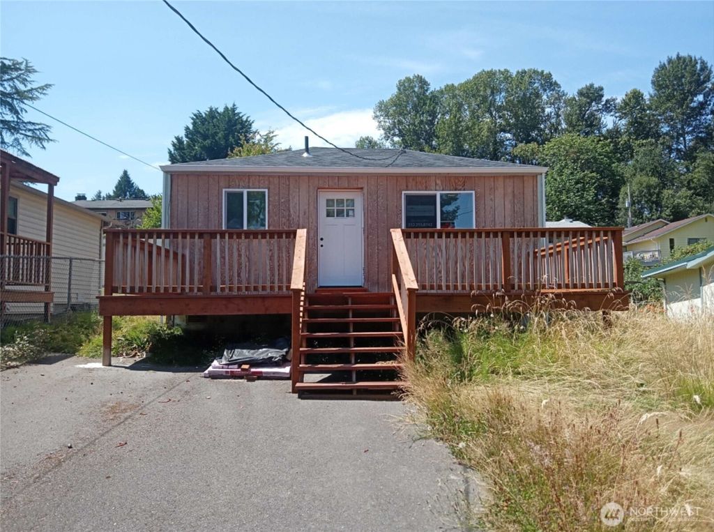 Photo of 13055 33rd Avenue S, Tukwila, WA 98168 (MLS # 2409136)