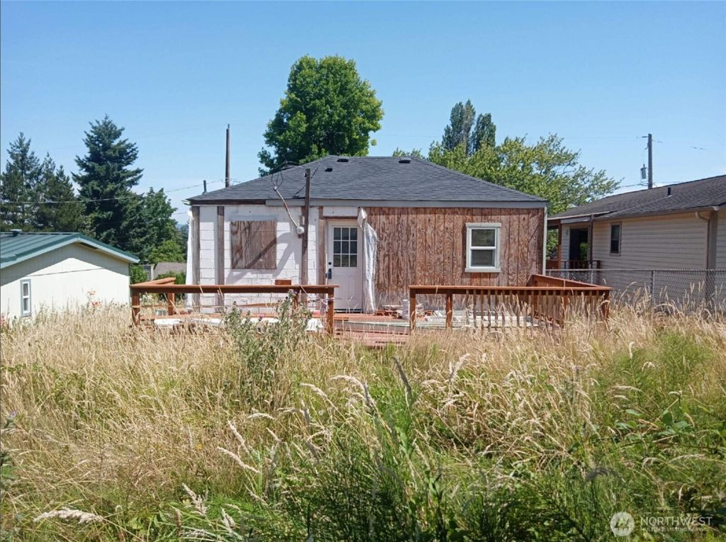 Photo of 13055 33rd Avenue S, Tukwila, WA 98168 (MLS # 2409136)