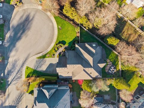 Photo of 27520 SE 31st Place, Sammamish, WA 98075 (MLS # 2479528)