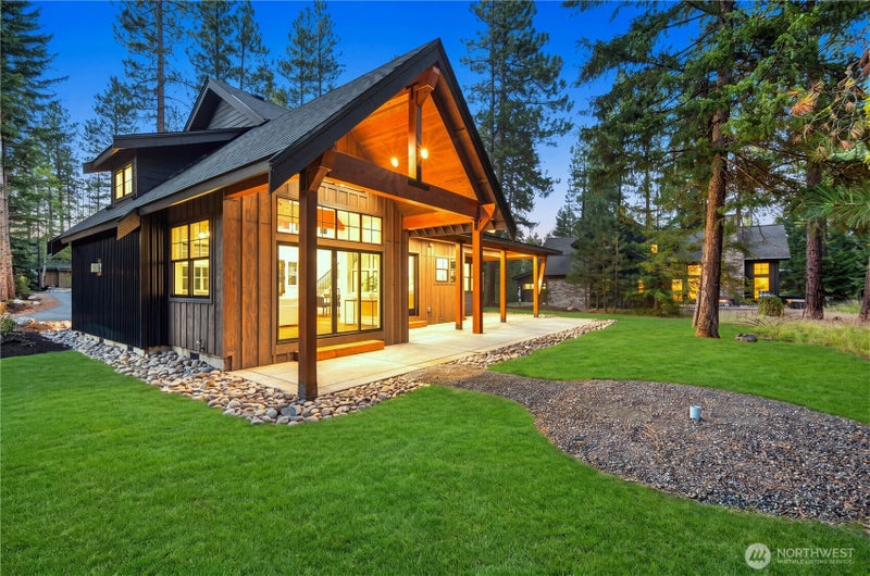 961 Larkspur Loop
